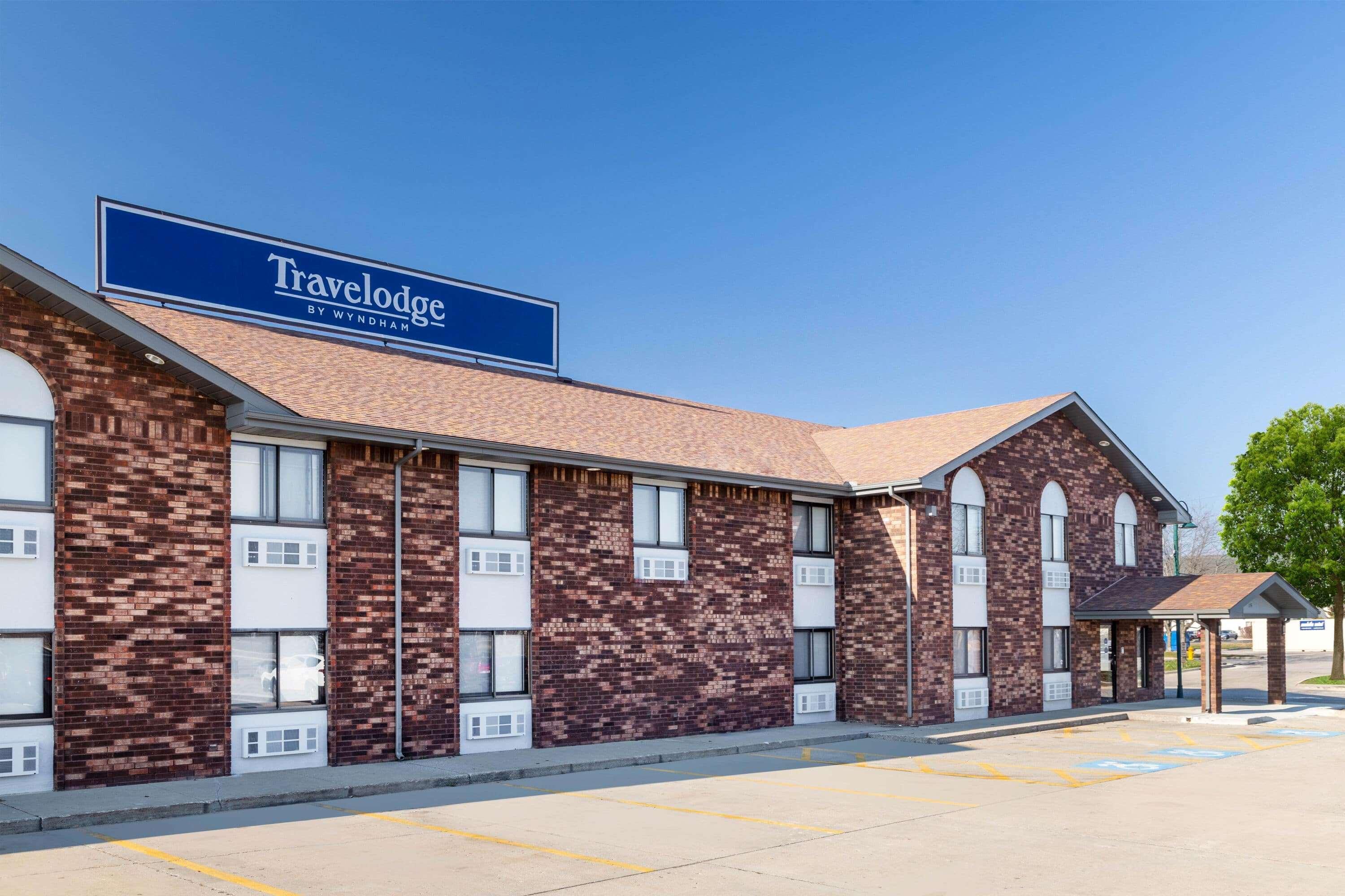 Travelodge By Wyndham Elkhart Exterior photo