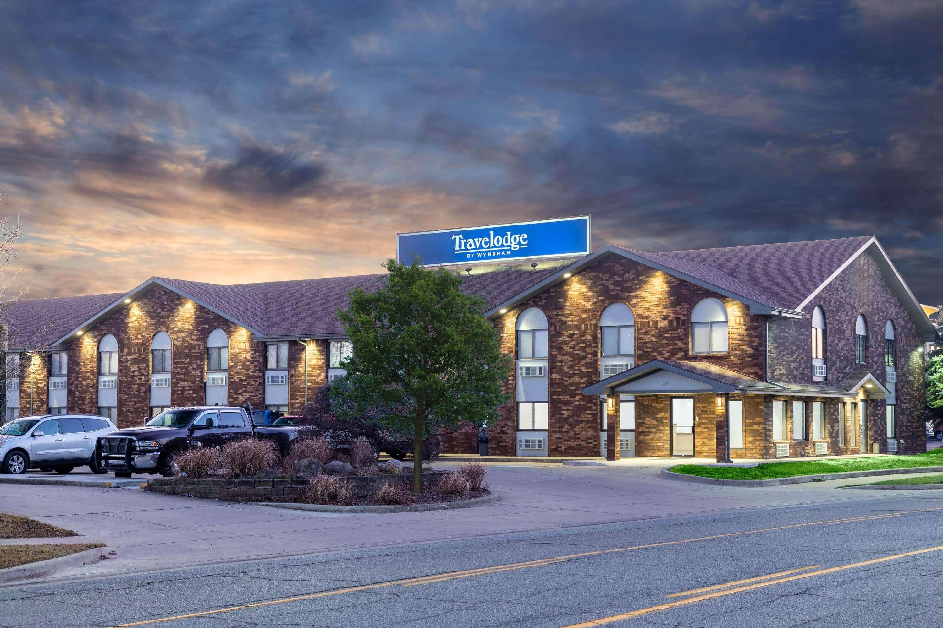 Travelodge By Wyndham Elkhart Exterior photo