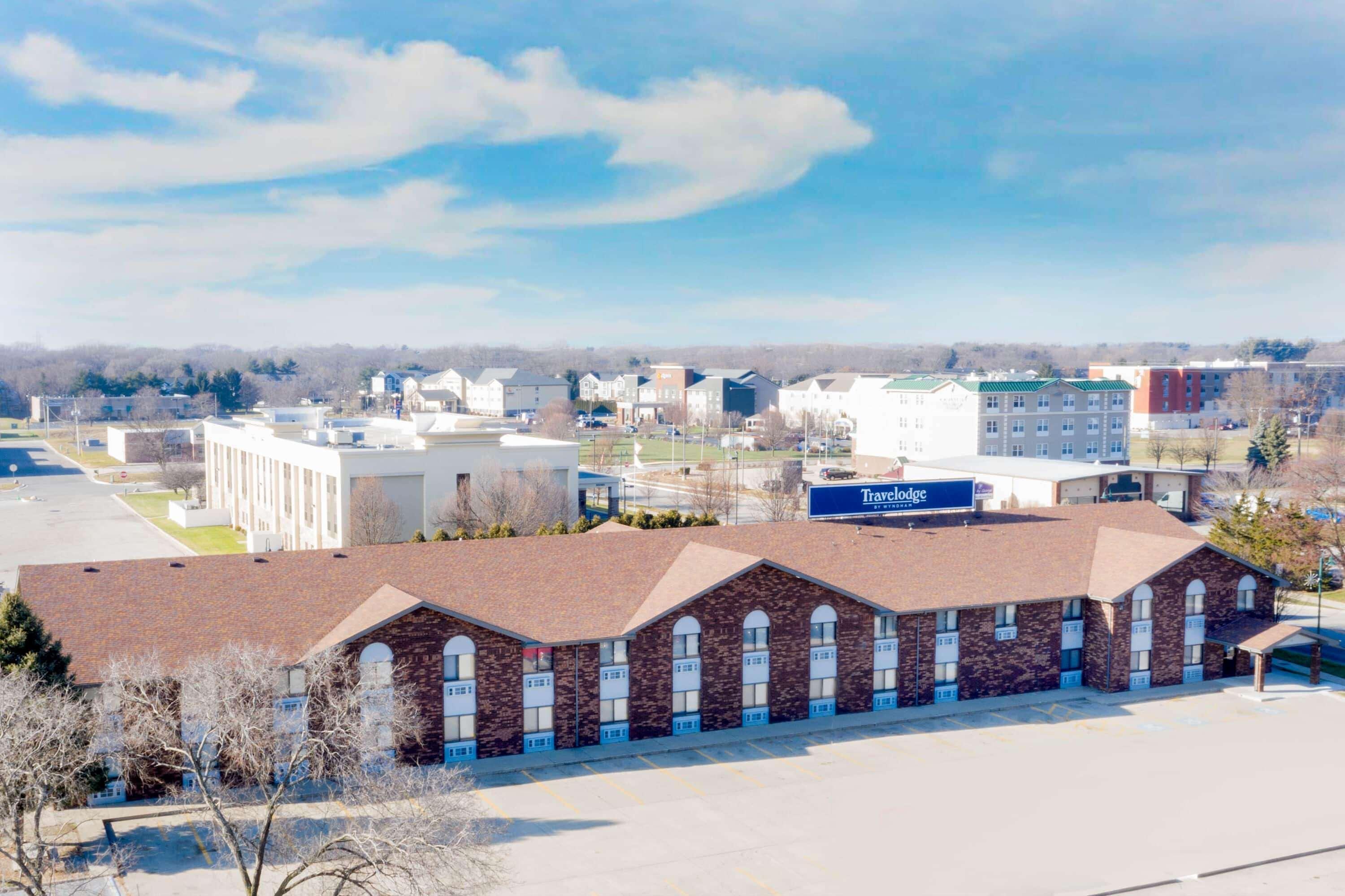 Travelodge By Wyndham Elkhart Exterior photo